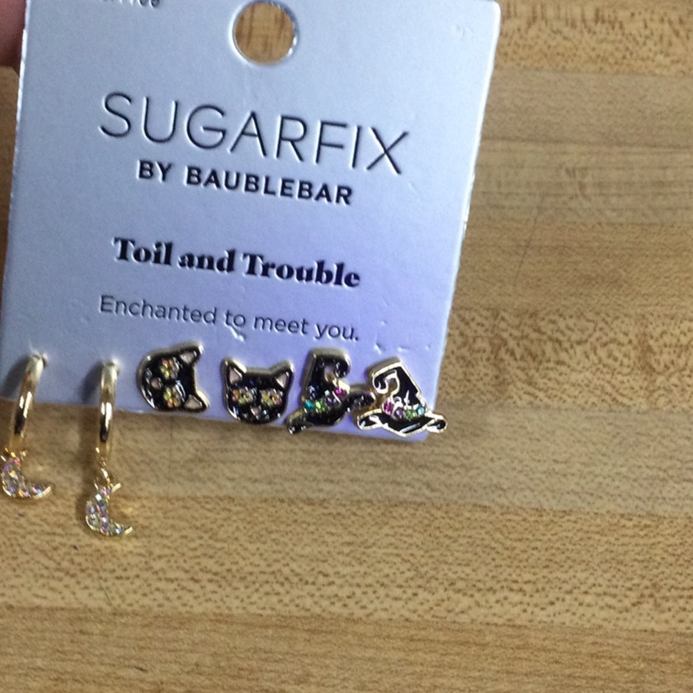 New Earrings For Women’s